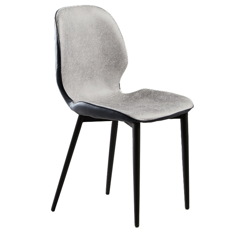 Chaise latérale tapissée de restaurant contemporain finition mate Parsons dinant la chaise