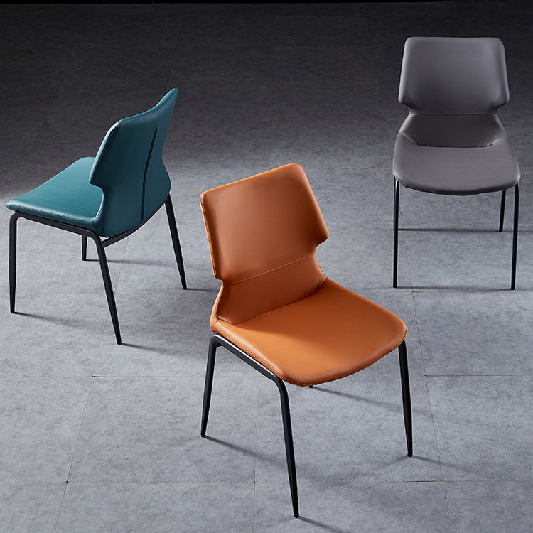 Chaises de salle à manger en cuir de style contemporain chaises sans bras avec des jambes en métal