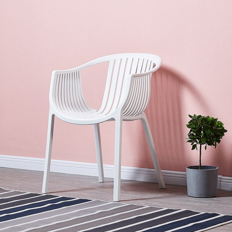 Chaise de salle à manger empilable en plastique à dossier à lattes de fauteuil contemporain à la maison