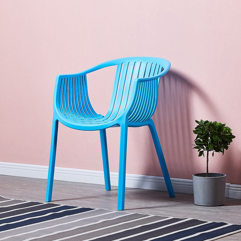 Chaise de salle à manger empilable en plastique à dossier à lattes de fauteuil contemporain à la maison