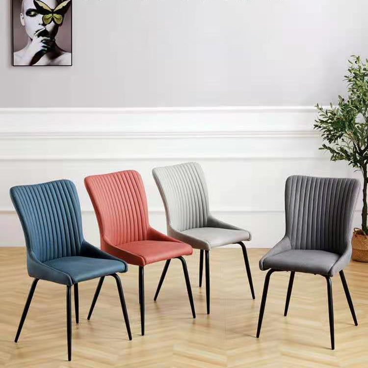 Leder-Skandinavischer Hotel-Beistellstuhl Parsons 18,5'' breiter Esszimmerstuhl mit schwarzen Beinen