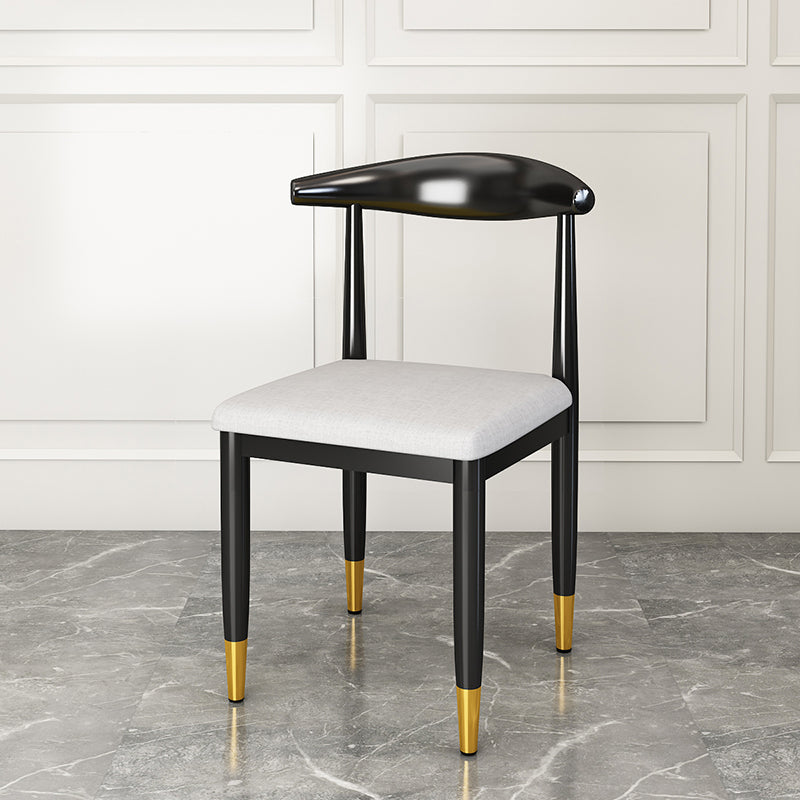 Silla lateral de comedor de estilo contemporáneo de metal con respaldo abierto interior que cena la silla lateral