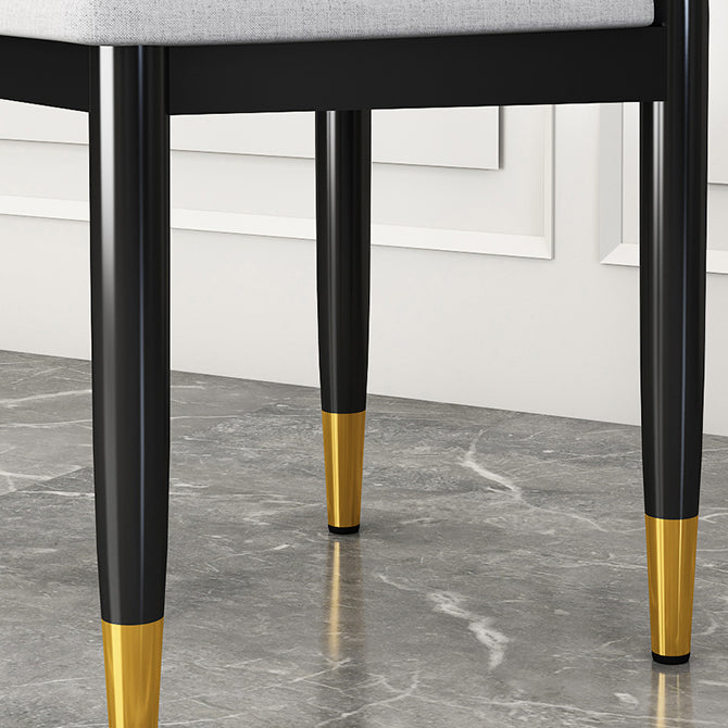 Silla lateral de comedor de estilo contemporáneo de metal con respaldo abierto interior que cena la silla lateral