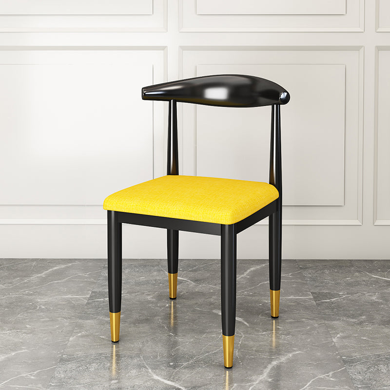 Silla lateral de comedor de estilo contemporáneo de metal con respaldo abierto interior que cena la silla lateral