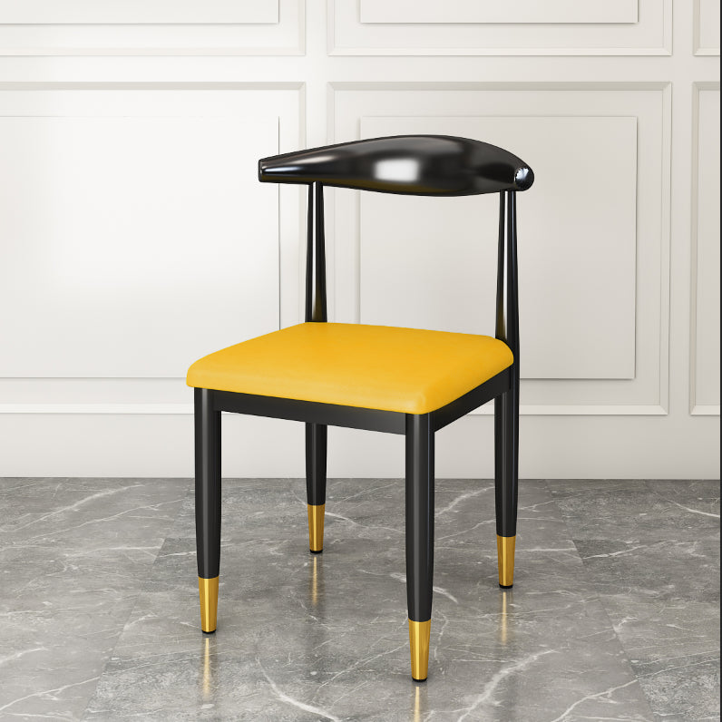 Silla lateral de comedor de estilo contemporáneo de metal con respaldo abierto interior que cena la silla lateral