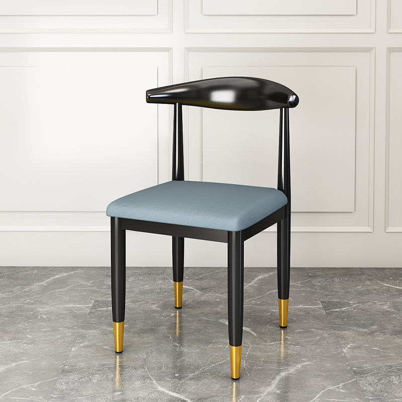 Silla lateral de comedor de estilo contemporáneo de metal con respaldo abierto interior que cena la silla lateral