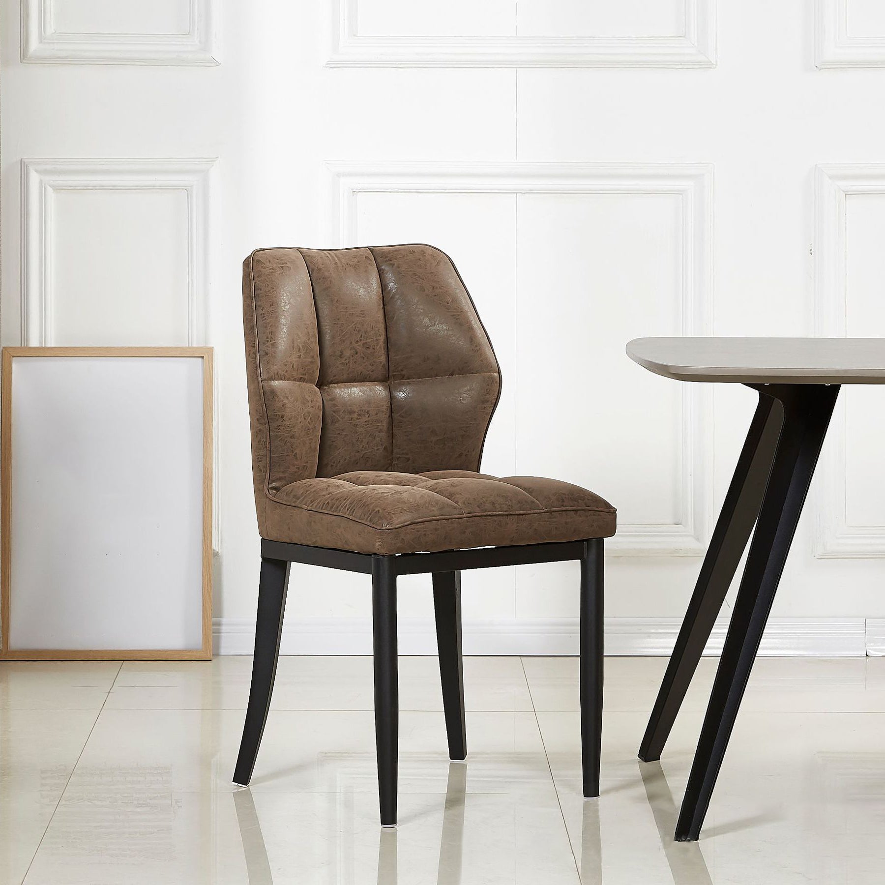 Sillas de comedor sin brazos de cuero, sillas laterales tapizadas modernas con patas de metal