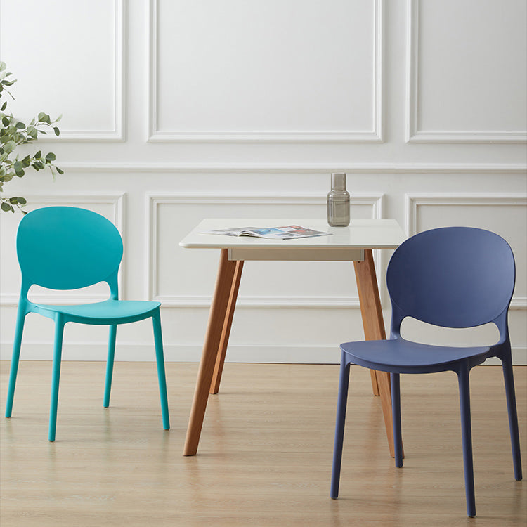 Chaise de salle à manger scandinave en plastique, chaise latérale à dossier ouvert avec 4 pieds pour usage domestique