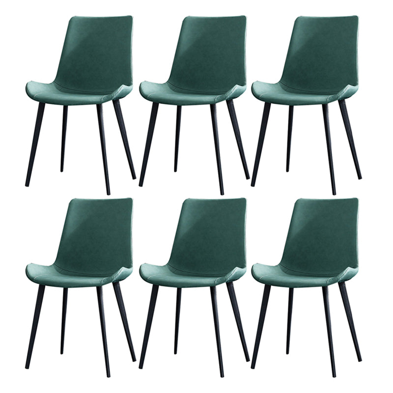 Silla de comedor industrial de metal con acabado metálico y respaldo sólido