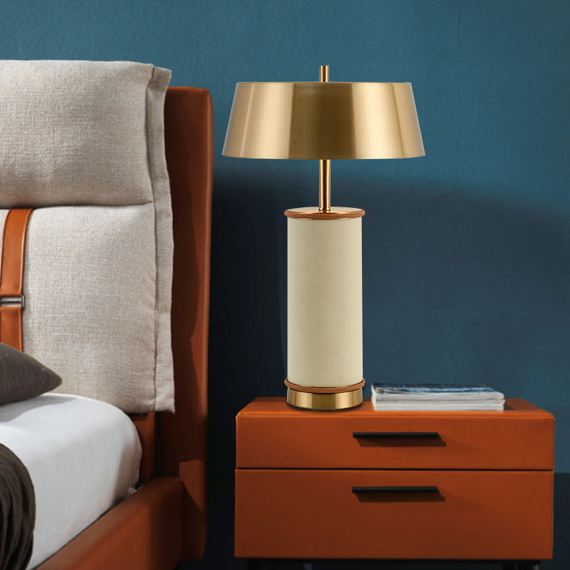 Uitlopende tafellamp modernistisch metaal 1 lamp kleine bureaulamp in wit voor woonkamer