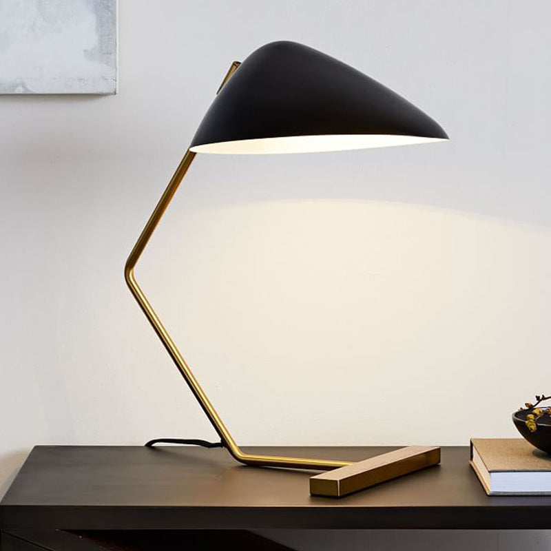 Lampada da tavolo Modernism Wide Flare in metallo con 1 lampadina, piccola lampada da scrivania in nero con braccio curvo