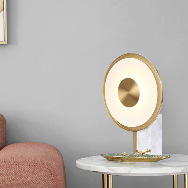 Lampada da tavolo circolare in vetro smerigliato Lampada da lavoro moderna a LED in oro con base rettangolare in marmo bianco