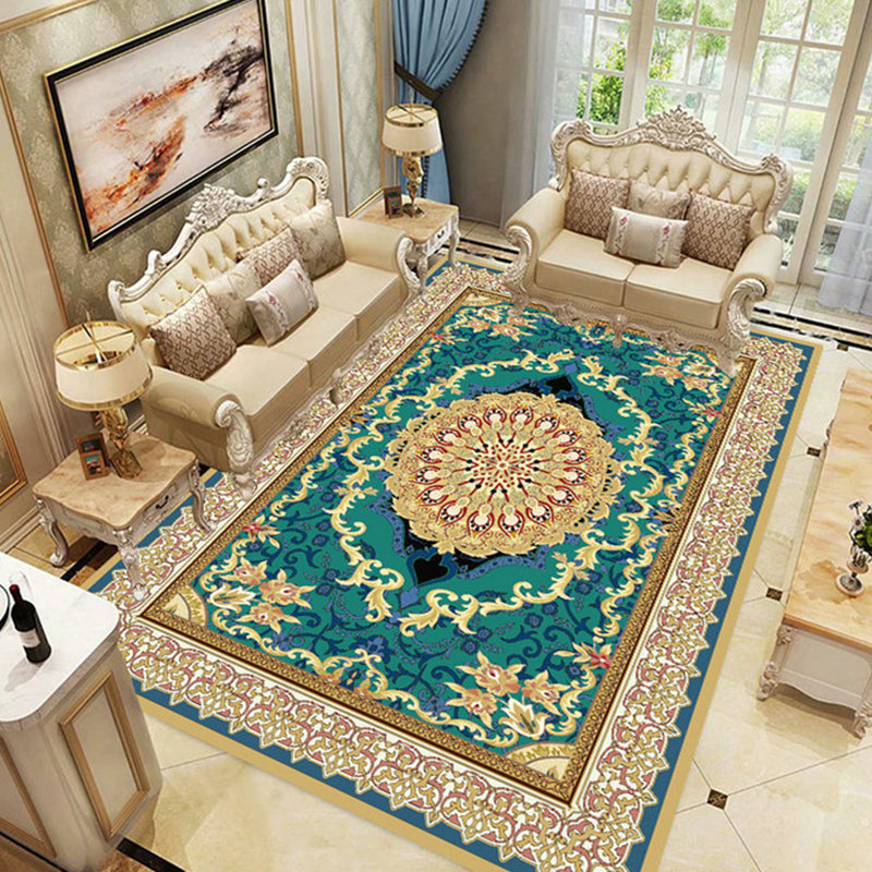 Fancy European Rug Traditional Pattern Polyester Area Rug Stain Resistant Carpet for Home Decor