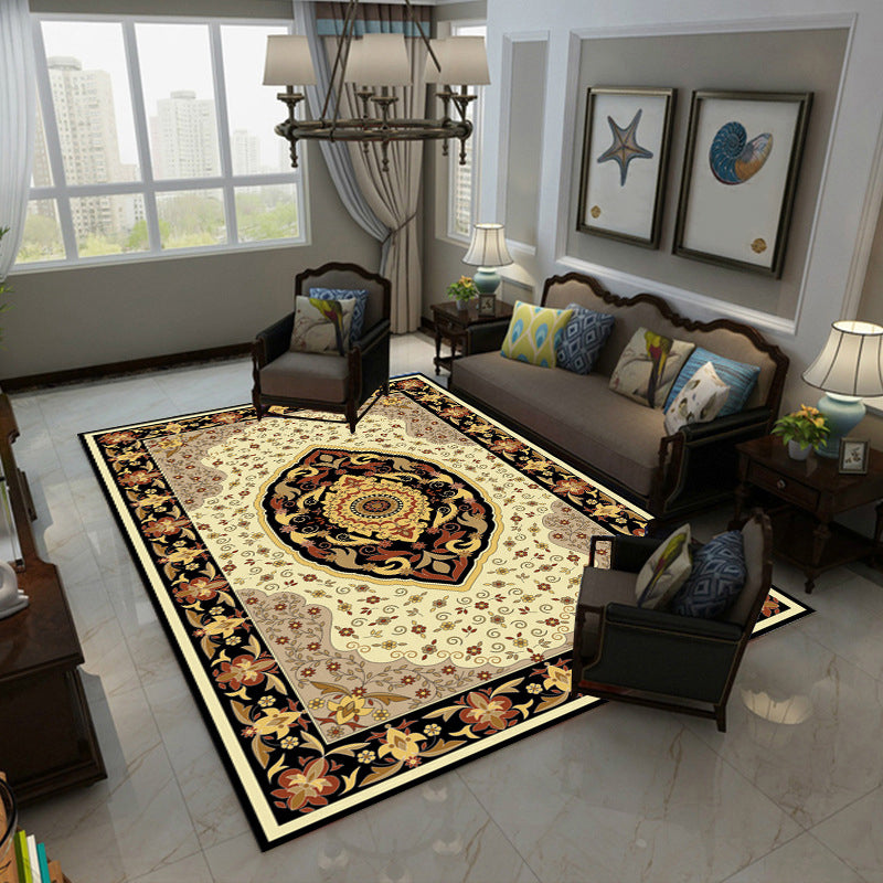 Brown Living Room Area Carpet Traditonal Pattern Polyester Area Rug Non-Slip Backing Rug