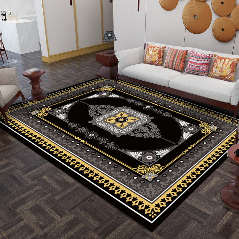 Brown Living Room Area Carpet Traditonal Pattern Polyester Area Rug Non-Slip Backing Rug