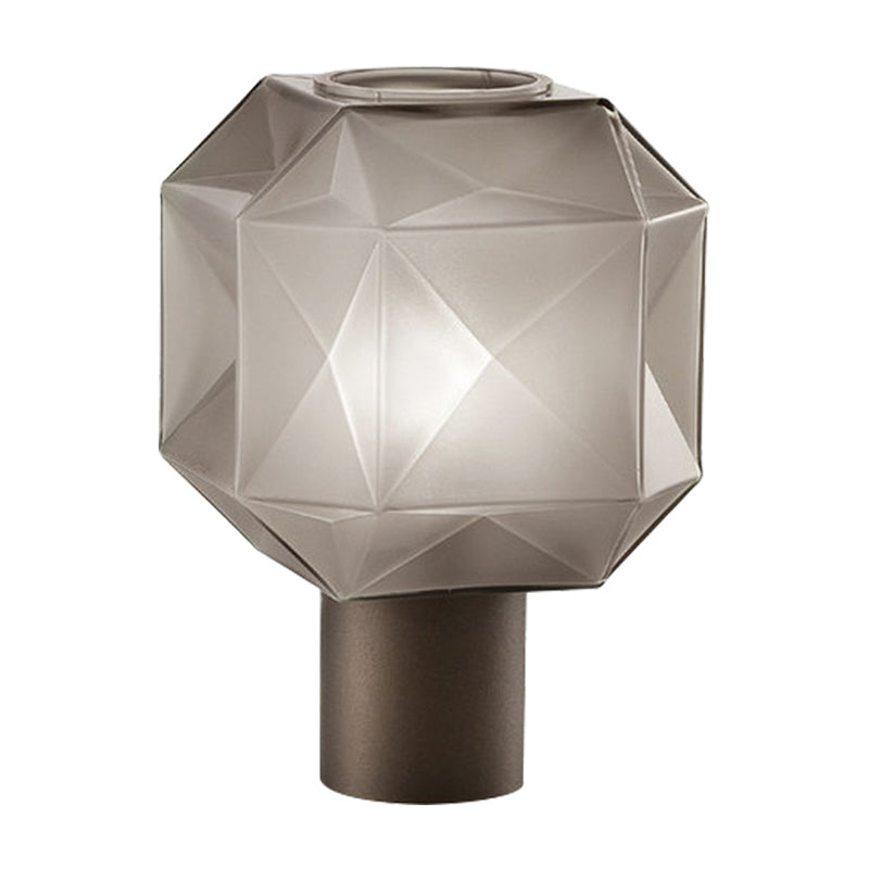 Luz de mesa geométrica de vidrio bronceado 1 cabezal lámpara de noche con base de metal de tubo