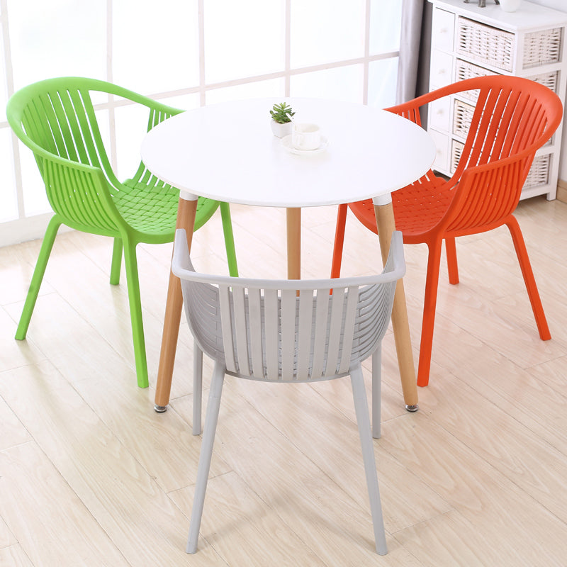 Sillas de comedor escandinavas Sillón de comedor con respaldo de listones de plástico (juego de 4)