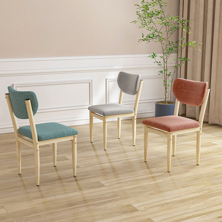 Chaise d'appoint scandinave pour la maison, chaise de salle à manger simple rembourrée en métal à dossier ouvert