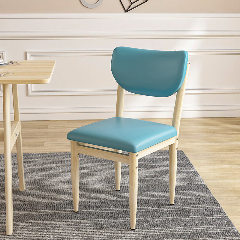 Chaise d'appoint scandinave pour la maison, chaise de salle à manger simple rembourrée en métal à dossier ouvert