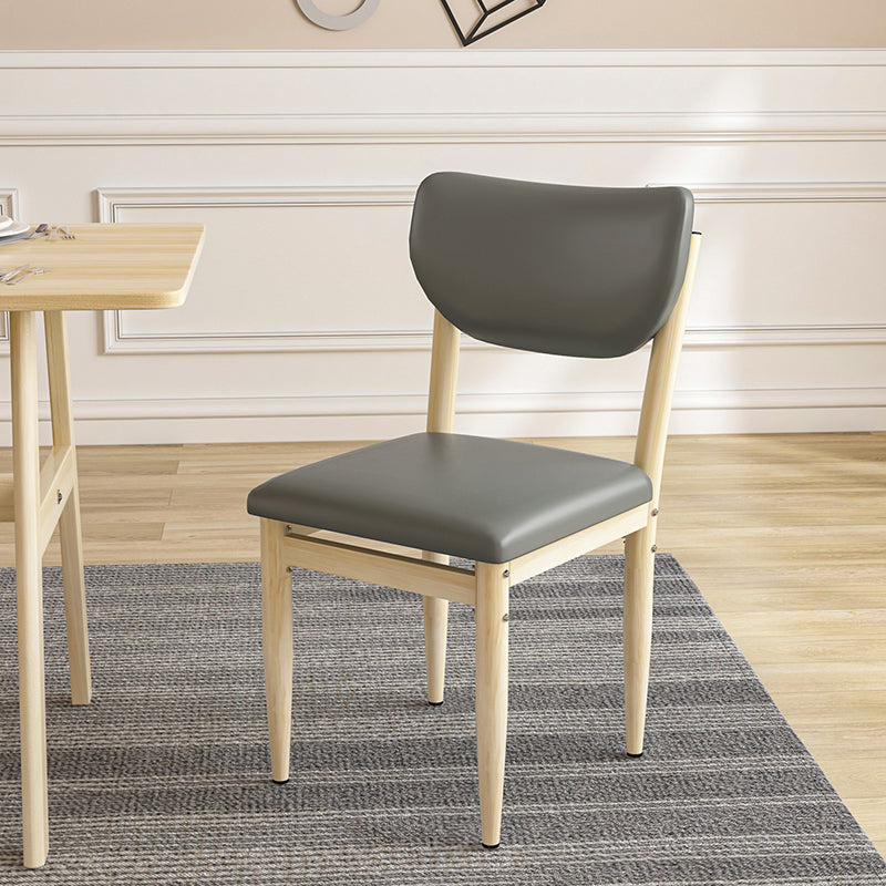 Chaise d'appoint scandinave pour la maison, chaise de salle à manger simple rembourrée en métal à dossier ouvert