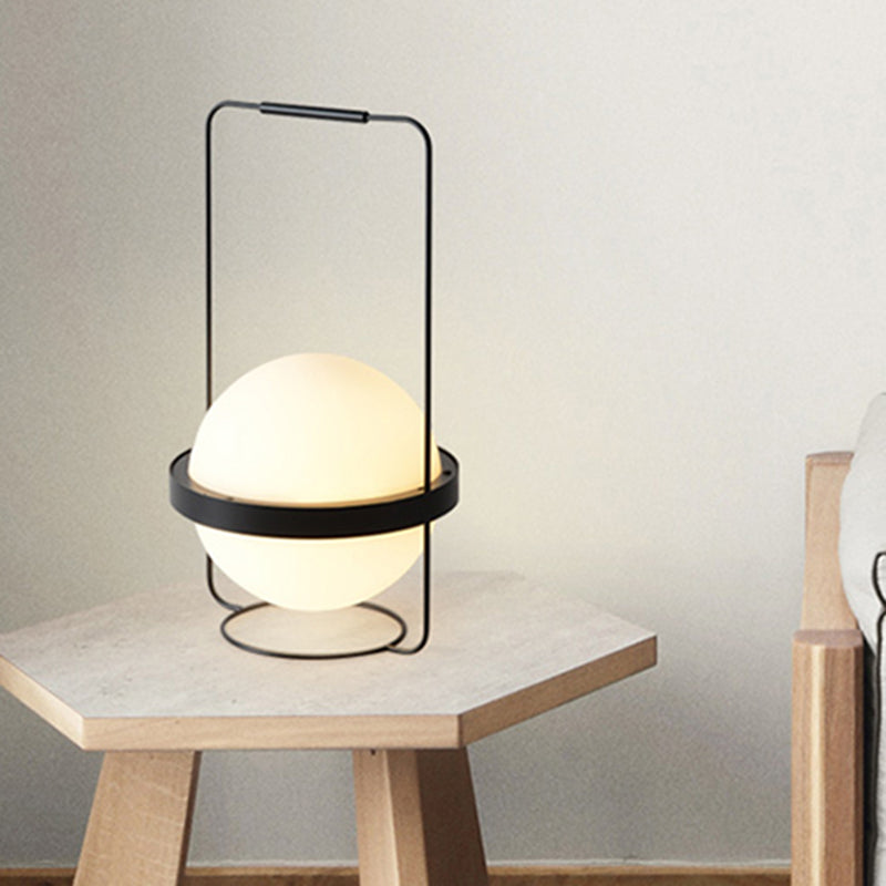 1 Hier-chambre à coucher Éclairage de table de nuit noire moderne avec boule laiteuse ombre en verre