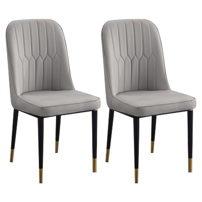 Chaise d'appoint contemporaine à la maison, chaise de salle à manger rembourrée en métal à dossier solide