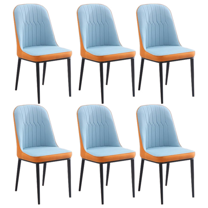 Chaise d'appoint contemporaine à la maison, chaise de salle à manger rembourrée en métal à dossier solide