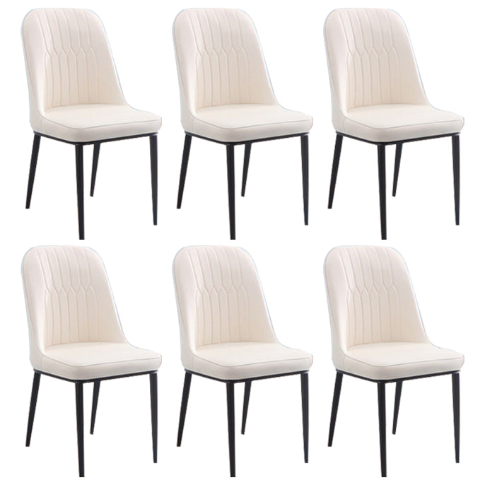 Chaise d'appoint contemporaine à la maison, chaise de salle à manger rembourrée en métal à dossier solide