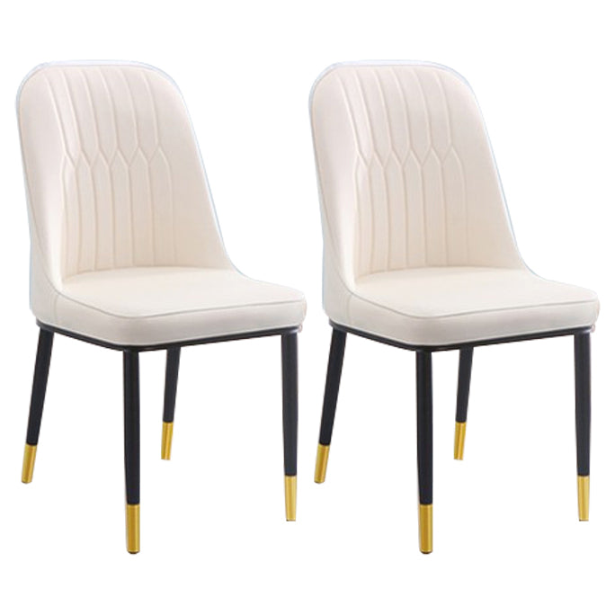 Chaise d'appoint contemporaine à la maison, chaise de salle à manger rembourrée en métal à dossier solide