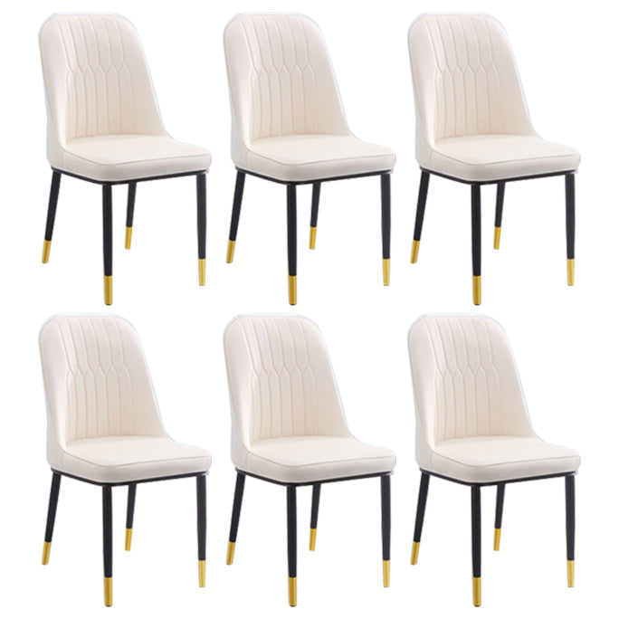 Chaise d'appoint contemporaine à la maison, chaise de salle à manger rembourrée en métal à dossier solide