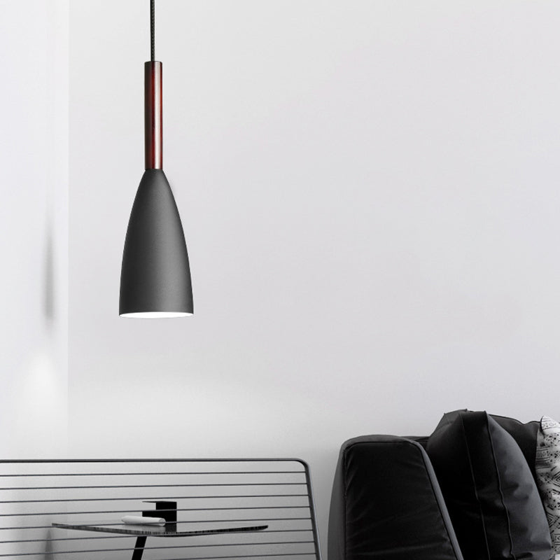 Luz de colgante de hierro lacado en la moderna lámpara de colgantes de madera de estilo nórdico para el comedor