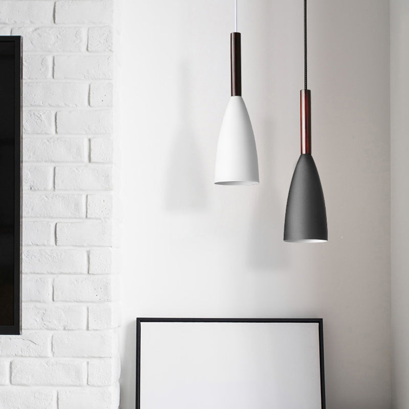 Luz de colgante de hierro lacado en la moderna lámpara de colgantes de madera de estilo nórdico para el comedor