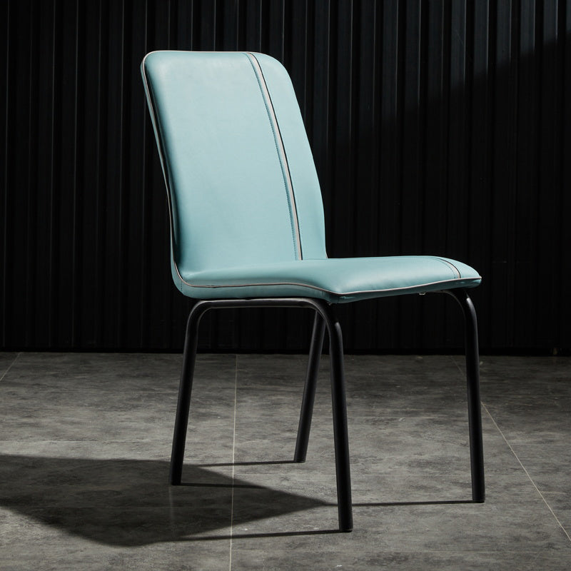 Chaise de salle à manger en cuir de style contemporain, chaise sans accoudoirs de cuisine avec pieds en métal