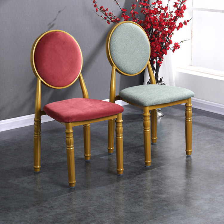 Silla lateral casera escandinava Silla lateral de comedor tapizada de metal con respaldo abierto