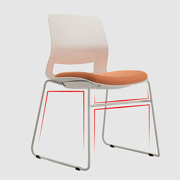 Tela de lino de estilo minimalista que cena la parte posterior abierta de la silla que cena la silla sin brazos