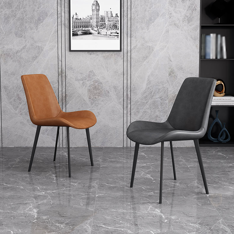 Chaise d'appoint de restaurant scandinave en cuir, chaise de salle à manger Parsons avec pieds en métal
