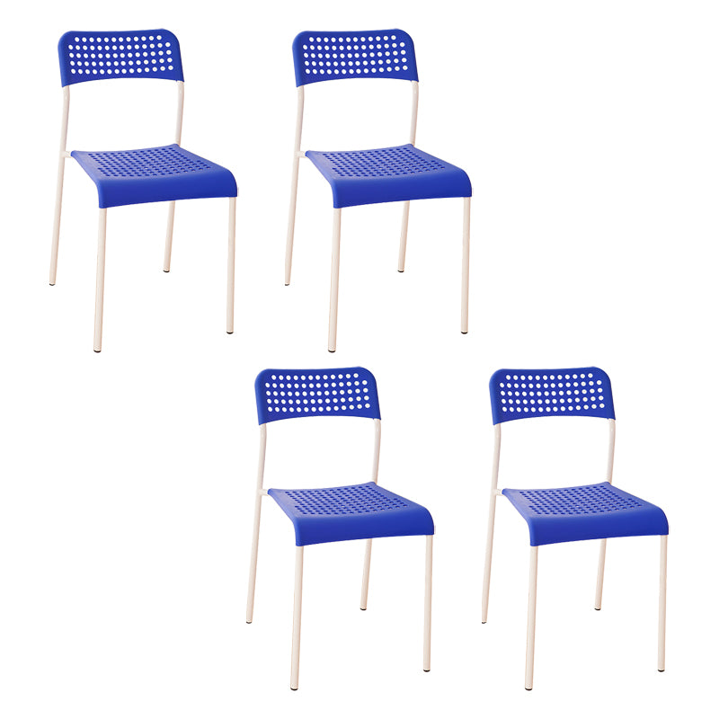 El comedor contemporáneo del metal preside la parte posterior abierta plástica que cena la silla sin brazos lateral