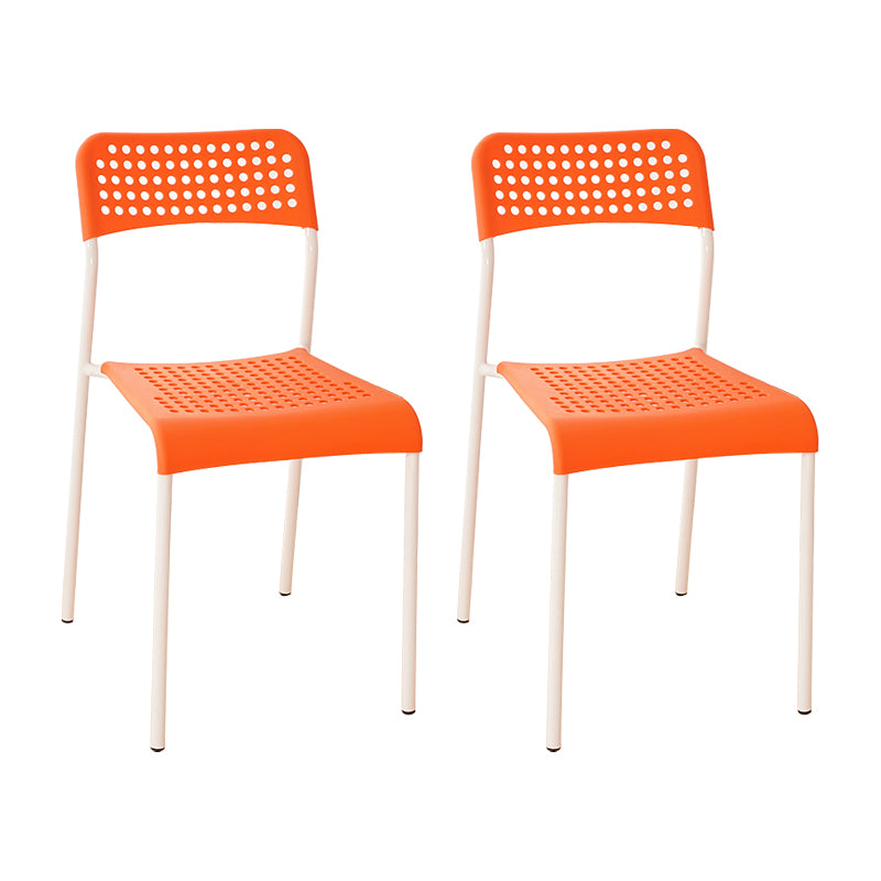 La salle à manger contemporaine en métal préside la chaise sans bras latérale de salle à manger arrière ouverte en plastique