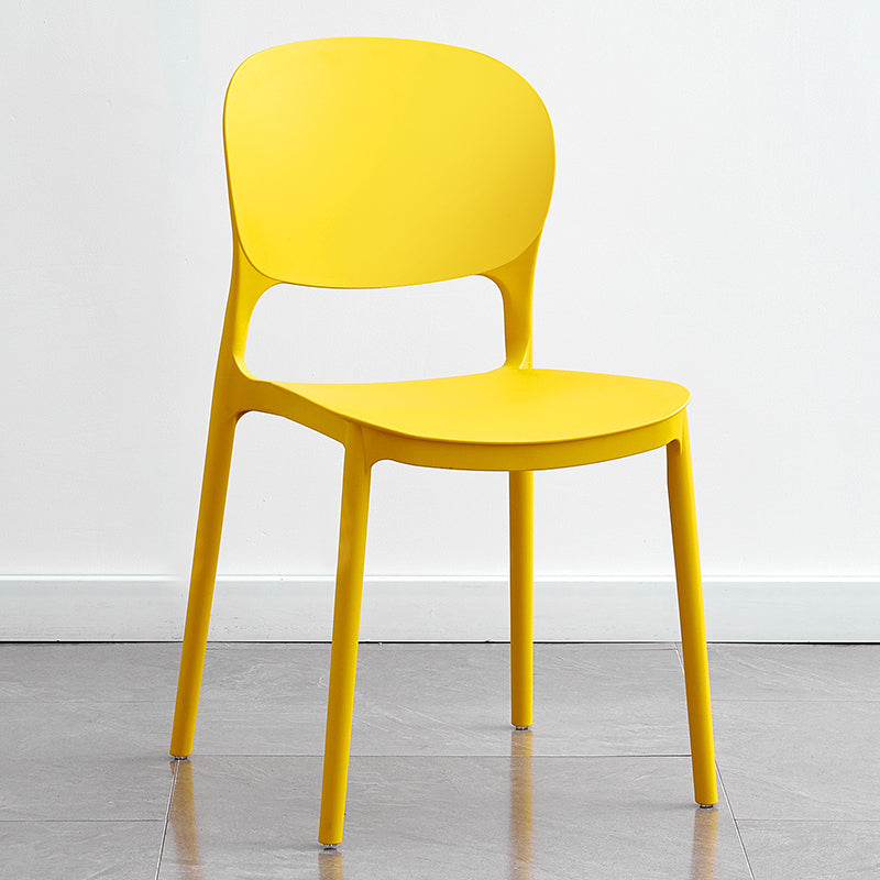 Chaise latérale en plastique contemporaine maison empilable sans bras chaise latérale de salle à manger à dossier ouvert