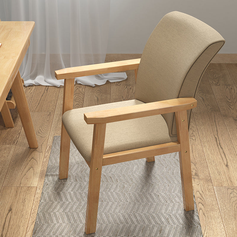 Chaise de salle à manger simple à dossier solide rembourrée par fauteuil contemporain au fini mat