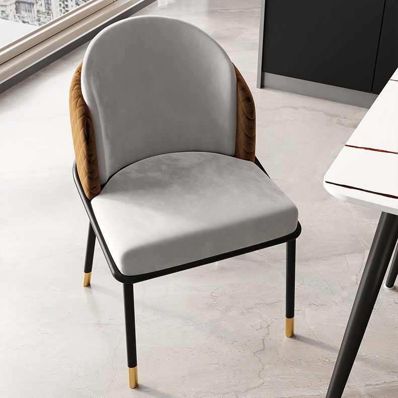 Scandinavische stijl gestoffeerde zijstoelen stevige rugarmloze eetkamerstoelen voor thuis
