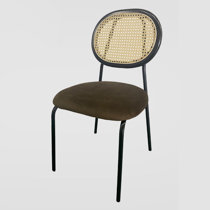 Silla lateral tapizada sin brazos de comedor con parte trasera abierta con patas de metal