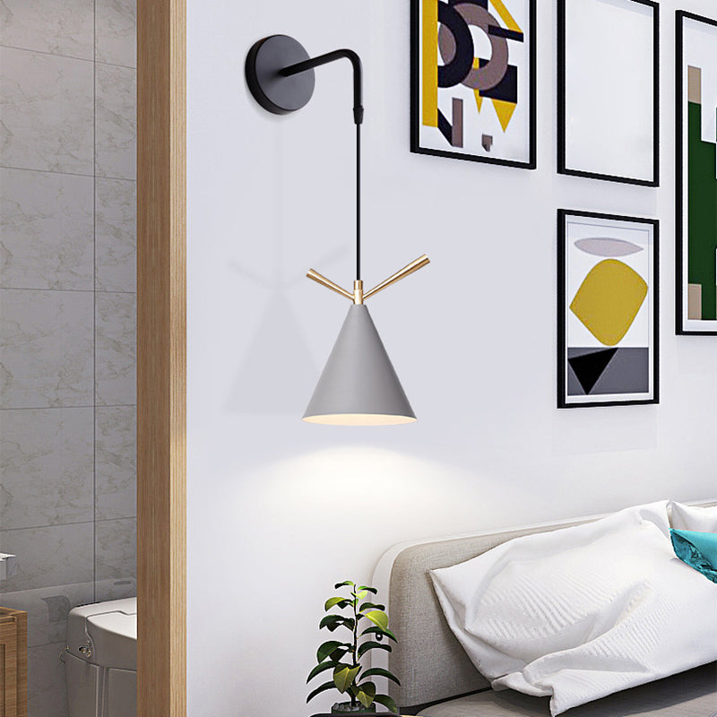 Lampe à paroi nordique moderne cône en fer forgé de clause de mur suspendu pour les espaces intérieurs