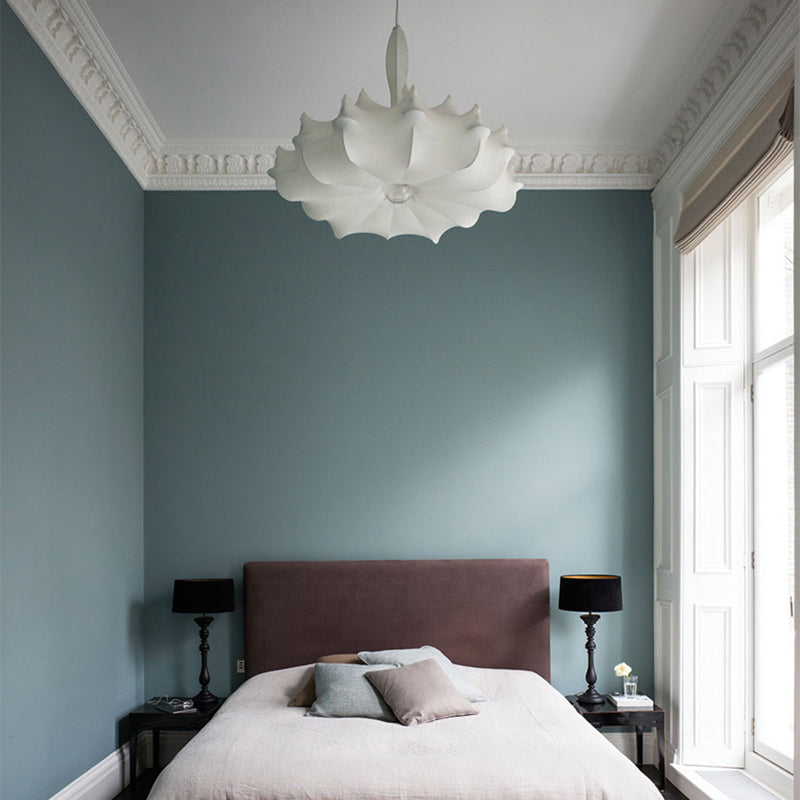 Pendante blanche en soie dans le style de luxe moderne du style de luxe à tambour en fer punaid pour les espaces intérieurs