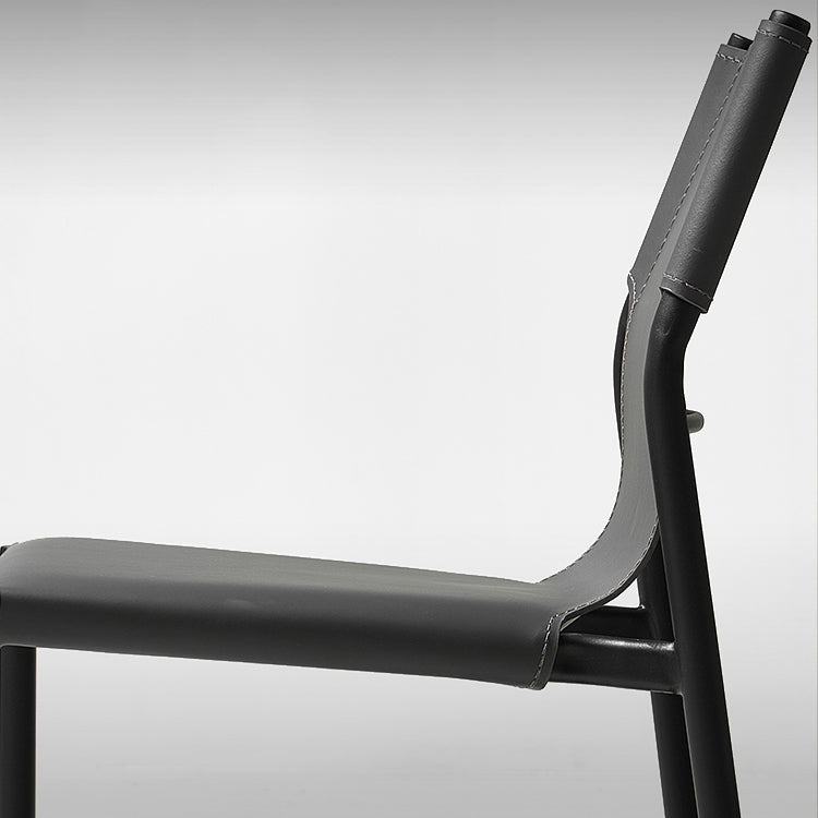 Silla auxiliar de comedor de cuero contemporánea con acabado mate y respaldo sólido (juego de 2)