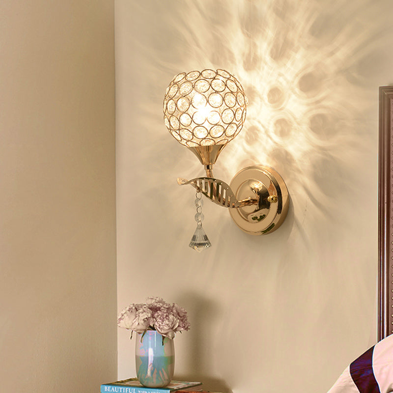 Lampe murale murale globe moderne à 1 lumière luminaire de montage mural avec une teinte en cristal transparent