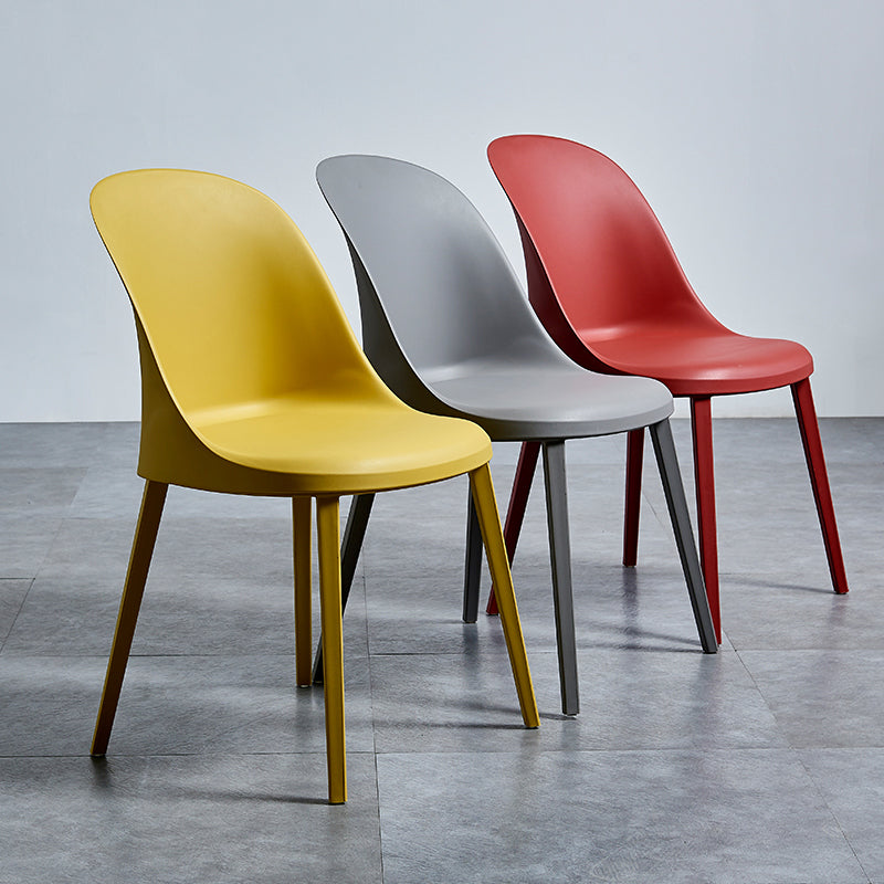 Chaise d'appoint en plastique pour restaurant contemporain Chaise d'appoint à dossier solide au fini mat (Ensemble de 2)