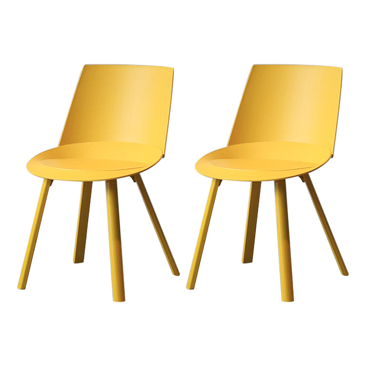 Chaise d'appoint en plastique pour salle d'étude scandinave, finition mate, dossier solide (Ensemble de 2)