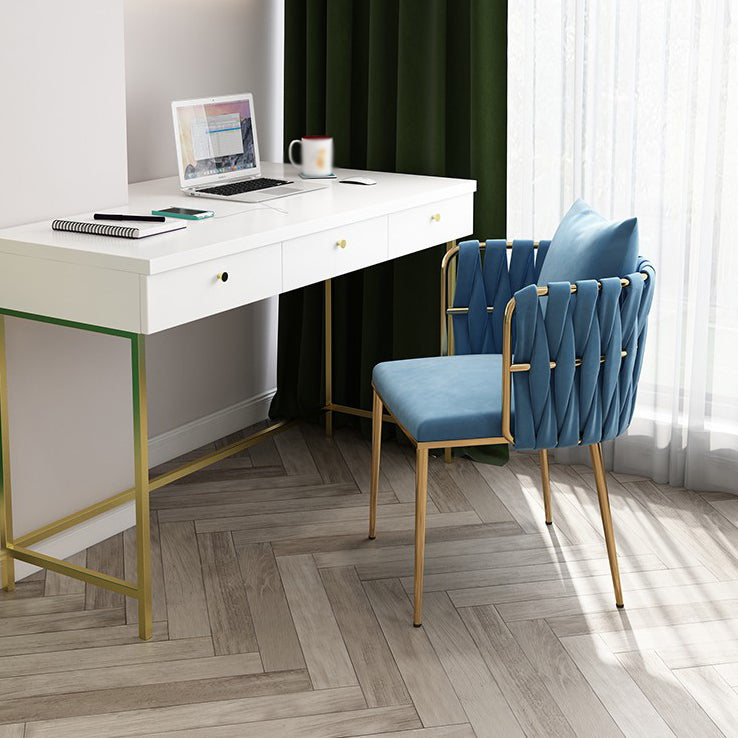 La salle à manger contemporaine en métal préside des chaises de salle à manger sans bras en velours pour un usage domestique