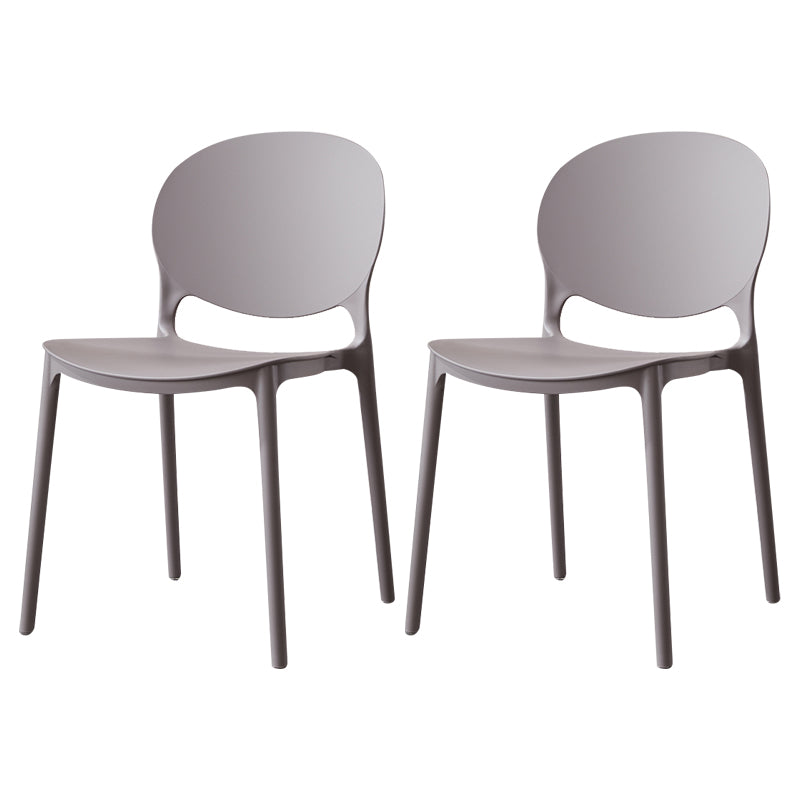 Chaise de salle à manger scandinave en plastique, dossier ouvert, finition mate